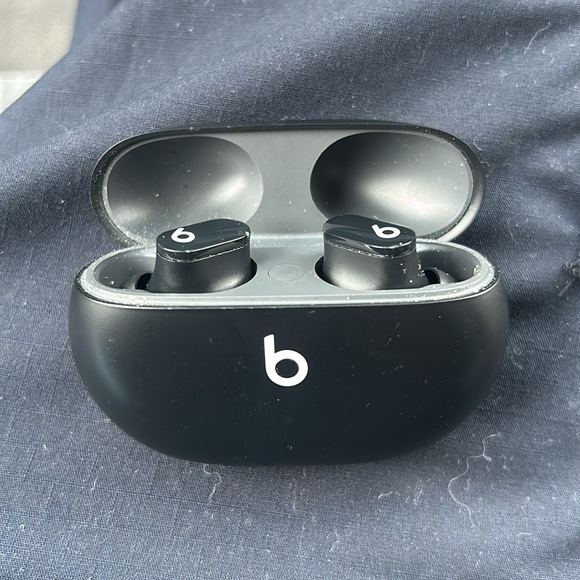 Beats studio buds original model